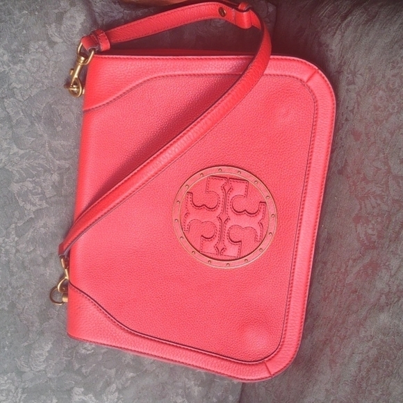 Tory Burch Logo Poppy Red Grained Leather Shoulder Bag - Picture 6 of 12
